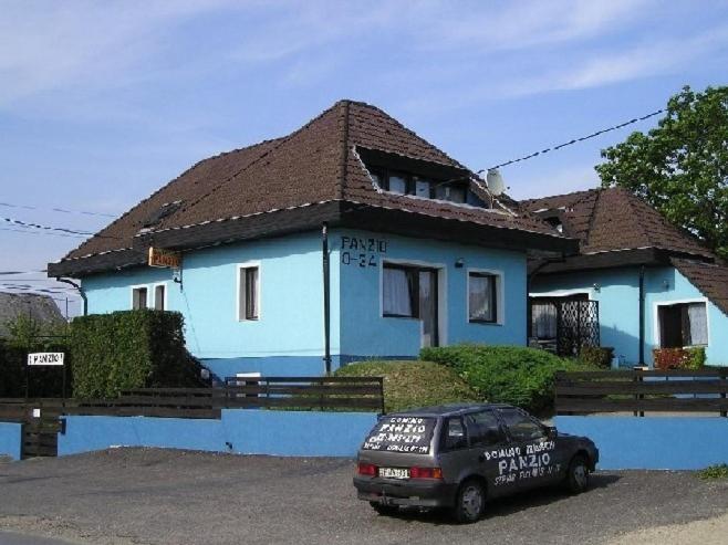 Domino Panzió Szekesfehervar Exterior foto