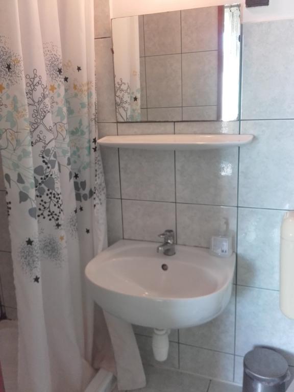 Domino Panzió Szekesfehervar Exterior foto