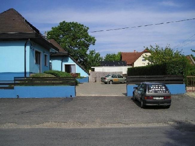 Domino Panzió Szekesfehervar Exterior foto