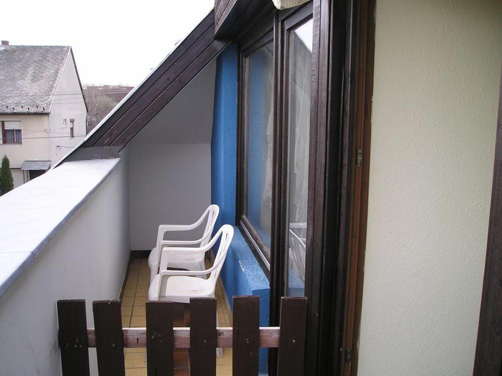 Domino Panzió Szekesfehervar Exterior foto